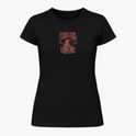 Camiseta com estampa frontal de caveira com chapéu de cowboy e chifres, acompanhada da palavra "Cowgirl" duas vezes e inscrição "Keep Messin".