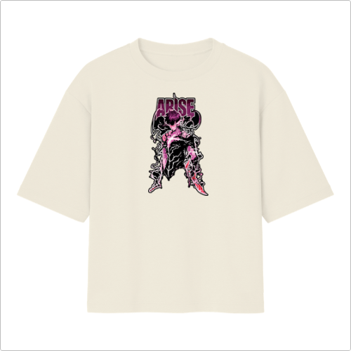 Camiseta com estampa frontal de figura humana envolta em chamas, com sombreamento marcante, acompanhada pela palavra "Arise" em estilo ousado.