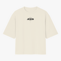 Camiseta com estampa frontal de "JESUS" e estampa traseira com texto "PRAISE", imagem de uma figura e um globo, com referências religiosas.