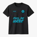 Camiseta com estampa frontal de frase estilizada "FEEL THE VORTEX!" e logo espiral, e estampa traseira de texto "BOTUVA 2026 VORTEX 4 WAY TEAM" em layout compacto.
