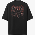 Camiseta com estampa traseira de personagens detalhados, cada um exibindo poses variadas, com um fundo abstrato que cria uma aura dinâmica e intensa.