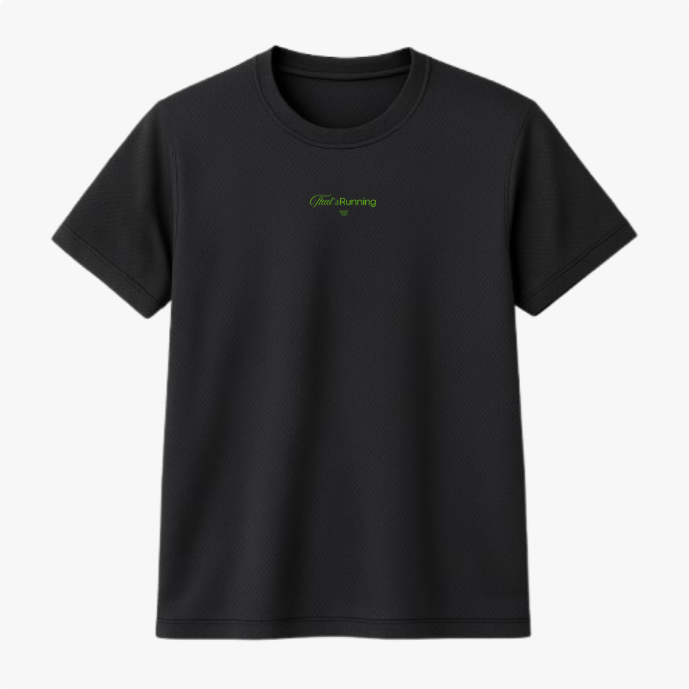 Camiseta com estampa frontal de texto pequeno e minimalista centralizado "That's Running" e estampa traseira de símbolo discreto logo abaixo da gola.