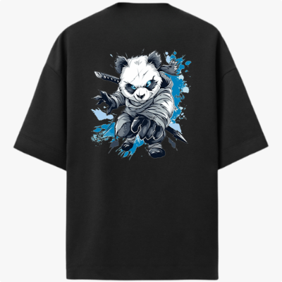 Camiseta com estampa frontal de tipografia estilizada "Lunova" e estampa traseira de panda guerreiro com espada e fundo splash detalhado.