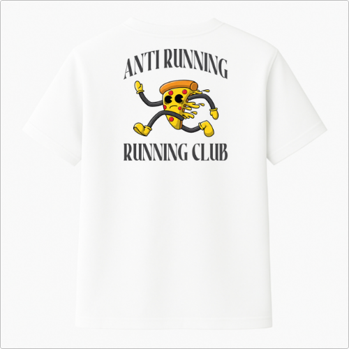 Camiseta com estampa frontal de uma fatia de pizza animada correndo e estampa traseira da mesma imagem com texto "ANTI RUNNING RUNNING CLUB" em letras grandes.