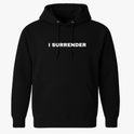 Moletom com estampa frontal de texto "I SURRENDER" e estampa traseira de asas estilizadas com linhas curvas e simétricas projetadas para cima.