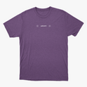 Camiseta com estampa frontal de texto estilizado "just ship it" e ícones circulares e estampa traseira de frase inspiradora "MAKE MONEY AND FRIENDS".