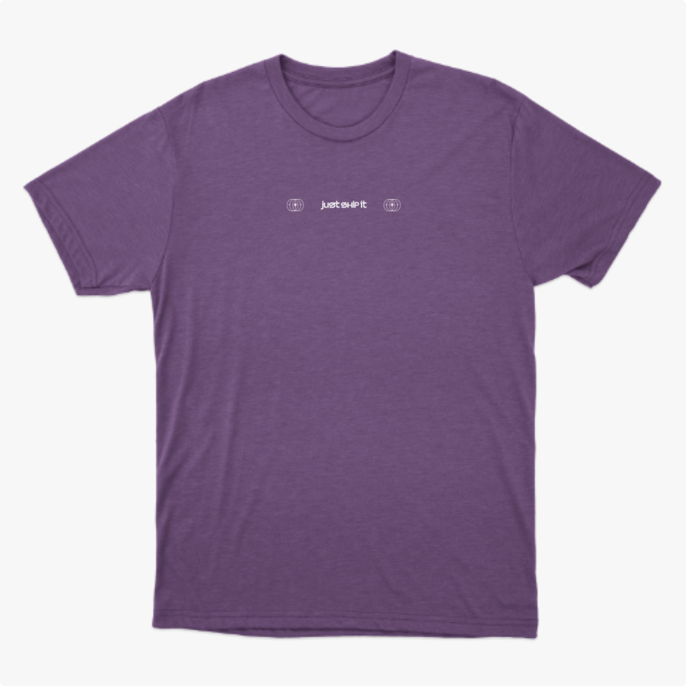 Camiseta com estampa frontal de texto estilizado "just ship it" e ícones circulares e estampa traseira de frase inspiradora "MAKE MONEY AND FRIENDS".