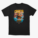 Camiseta com estampa frontal de Cristo com detalhes em tipografia estilizada, incluindo frases inspiradoras e elementos gráficos coloridos ao redor da figura central.