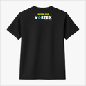 Camiseta com estampa frontal de logo circular estilizado e frase "FEEL THE VORTEX!" e estampa traseira de texto "BOTUVA 2026 VORTEX 4 WAY TEAM".