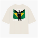 Camiseta com estampa frontal de número '44' no lado esquerdo superior e estampa traseira de pessoa segurando bandeira brasileira e textos em destaque.