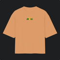 Camiseta com estampa frontal de texto estilizado "Acorda Brasil" e estampa traseira de mapa do Brasil integrado ao design da bandeira nacional.