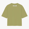 Camiseta com estampa traseira de retângulo preto e branco com texto "INFINITY" ao lado de um pequeno quadrado contendo a letra "V".