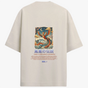 Camiseta com estampa frontal de coroa estilizada e texto "A Fênix Asiática (Fenghuang)" e estampa traseira de fênix entre nuvens e chamas sob a lua.