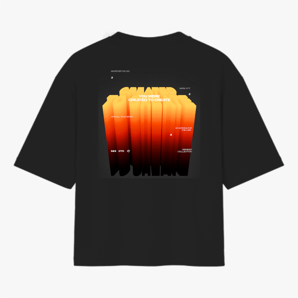 Camiseta com estampa frontal de “323” em estilo neon e estampa traseira de design tipográfico laranja vibrante com frase inspiradora tridimensional.