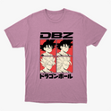 Camiseta com estampa frontal de quatro quadrados ilustrando personagens de cabelo arrepiado, acompanhados pelas letras "DBZ" acima e texto em japonês abaixo.