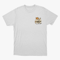 Camiseta com estampa frontal de panda e cachorro em trajes de jiu-jitsu, acompanhados do texto "Yama Jiu Jitsu" e estampa traseira similar em ação com sol ao fundo.