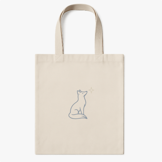 Ecobag com estampa frontal de um lobo estilizado sentado olhando para uma estrela, em linhas finas e elegantes.