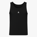 Camiseta regata com estampa frontal de um símbolo estilizado central contendo letras organizadas em um formato simétrico e abstrato distinguível.