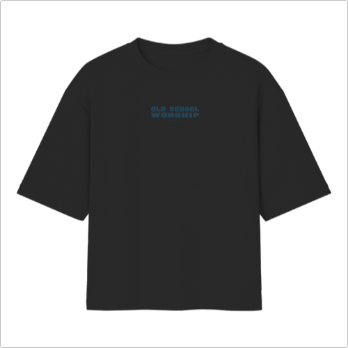Camiseta com estampa frontal de texto "OLD SCHOOL WORSHIP" e estampa traseira de figura clássica tocando lira, com texto "OLD SCHOOL WORSHIP".