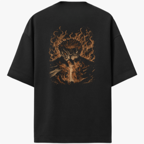 Camiseta com estampa frontal de símbolo com linhas curvas e estampa traseira de figura imponente envolta em chamas intensas e olhar penetrante.