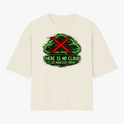 Camiseta com estampa frontal de uma nuvem pixelada em estilo digital cruzada por um X vermelho, acompanhada da frase "THERE IS NO CLOUD It's just someone else's computer".