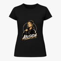 Camiseta com estampa frontal de uma mulher estilizada segurando um microfone, com a palavra "ABUSADA" em destaque logo abaixo da ilustração.
