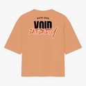 Camiseta com estampa traseira de "ESTD 2025 VOID INFINITY" em tipografia marcante, combinando estilos modernos com um toque ousado.
