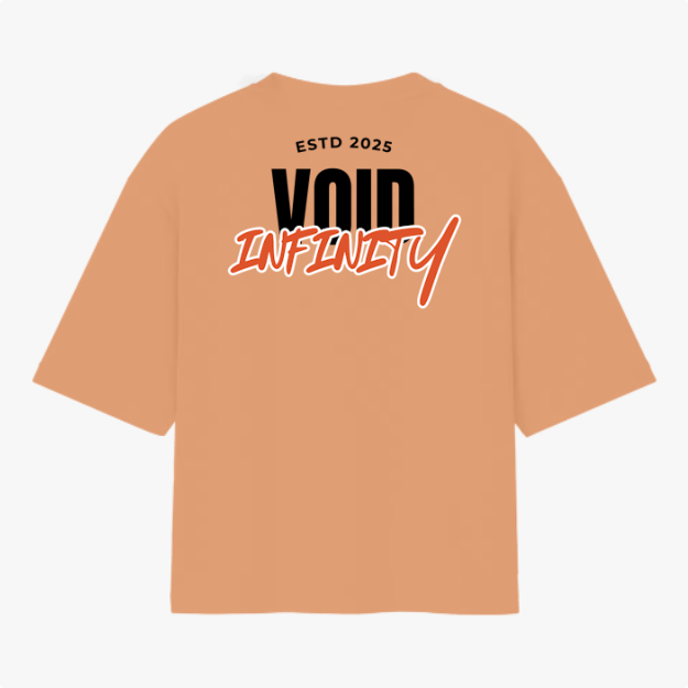 Camiseta com estampa traseira de "ESTD 2025 VOID INFINITY" em tipografia marcante, combinando estilos modernos com um toque ousado.