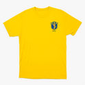 Camiseta com estampa frontal de escudo com a sigla "CBF" e estampa traseira de número grande "6" em estilo tridimensional.