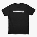 Camiseta com estampa frontal de letras em estilo de teclas de computador formando a palavra "DESONLINE", acompanhadas pela frase "ESTEJA OFFLINE".