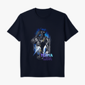 Camiseta com estampa frontal de personagem estilizado em ação, com detalhes elétricos e nome “Tenya Iida” em diversas fontes abaixo.