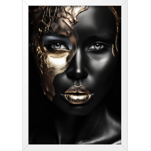 Quadro com estampa frontal de rosto feminino coberto parcialmente por textura metálica intricada contrastando com uma superfície suave e iluminada.