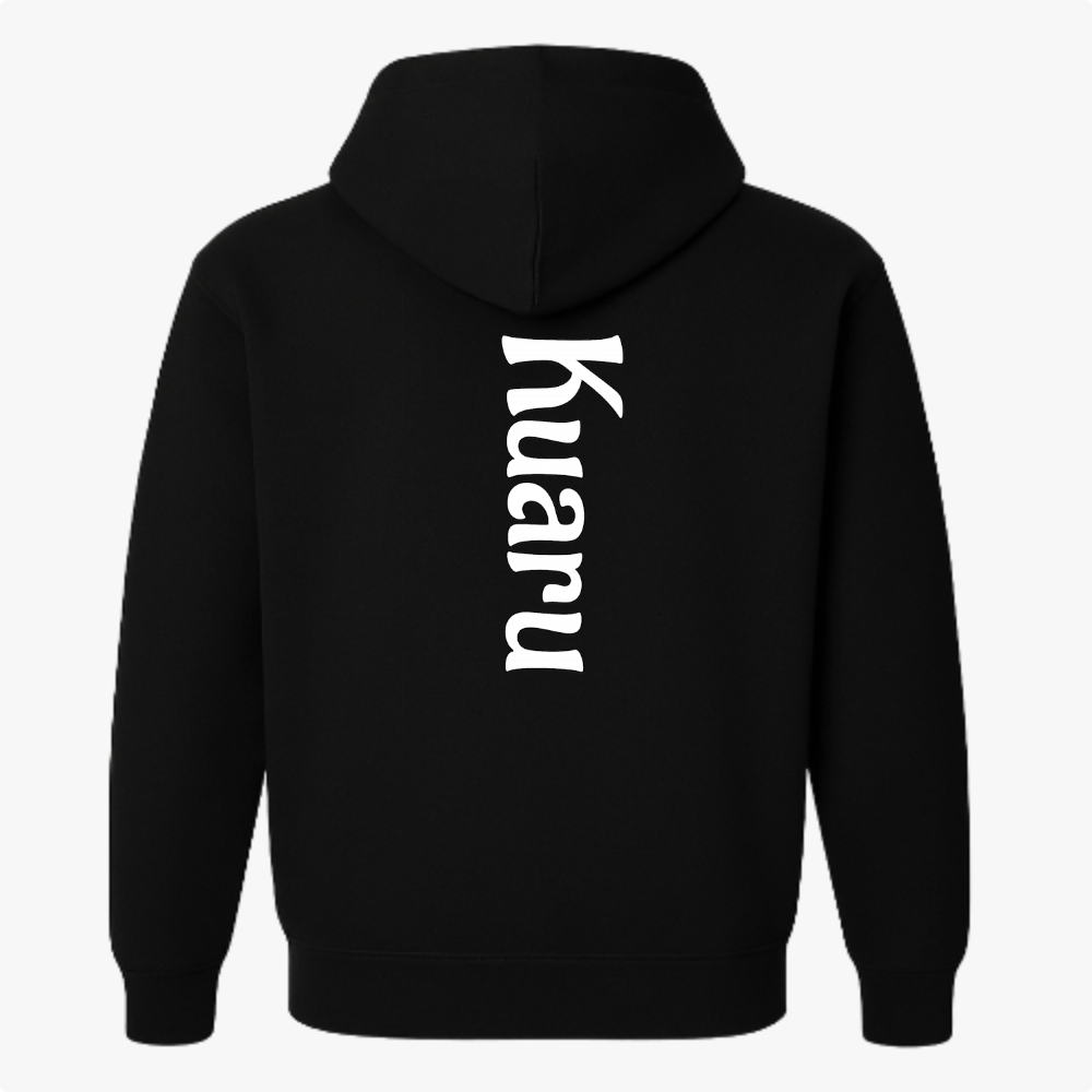 Moletom com estampa frontal de formas geométricas e texto "Kuarup Xingu" e estampa traseira com texto vertical "Kuarup".