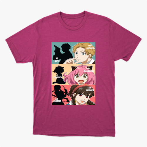 Camiseta com estampa frontal de três painéis mostrando silhuetas e personagens, com textos: "A Spy", "The Father", "Telepath", "The Daughter", "An Assassin", "The Mother".