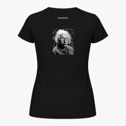 [Camiseta] com estampa frontal de símbolo geométrico com letra estilizada e estampa traseira de rosto icônico pixelado, acompanhado de texto discreto.