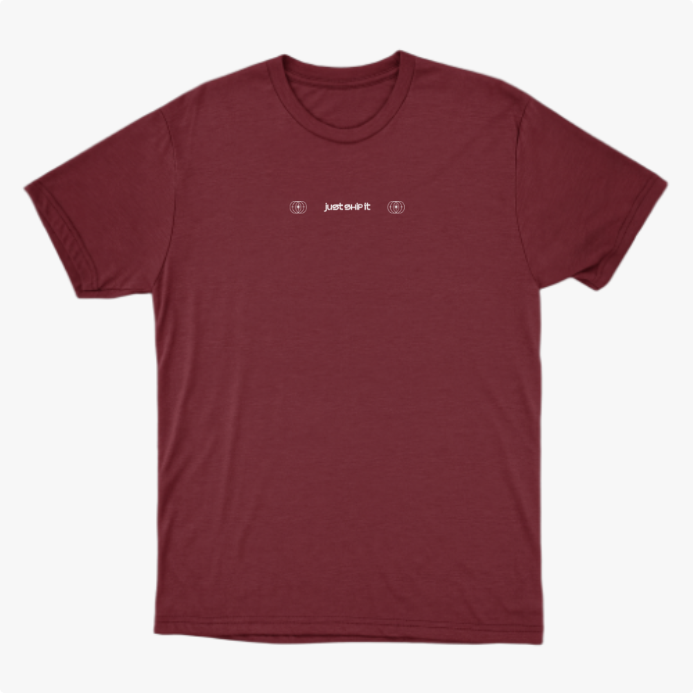 Camiseta com estampa frontal de texto estilizado "just ship it" e ícones circulares e estampa traseira de frase inspiradora "MAKE MONEY AND FRIENDS".
