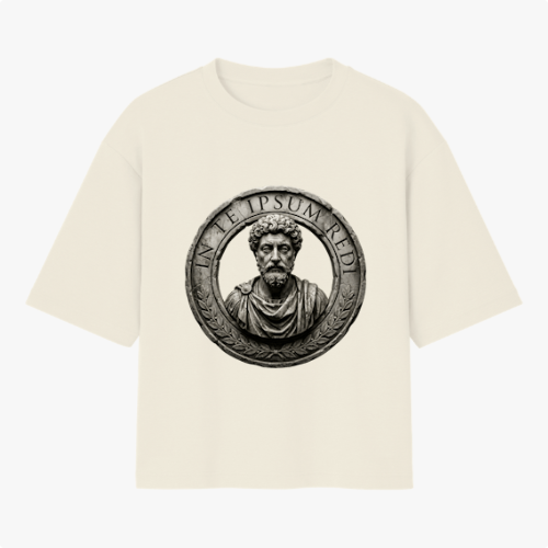 Camiseta com estampa frontal de um busto romano detalhado, cercado por uma moldura circular ornamentada e uma inscrição em latim no topo.