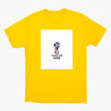 Camiseta com estampa frontal de troféu estilizado da Copa do Mundo, composto por padrões geométricos e detalhes de bola, acompanhado do texto "WORLD CUP 2026".