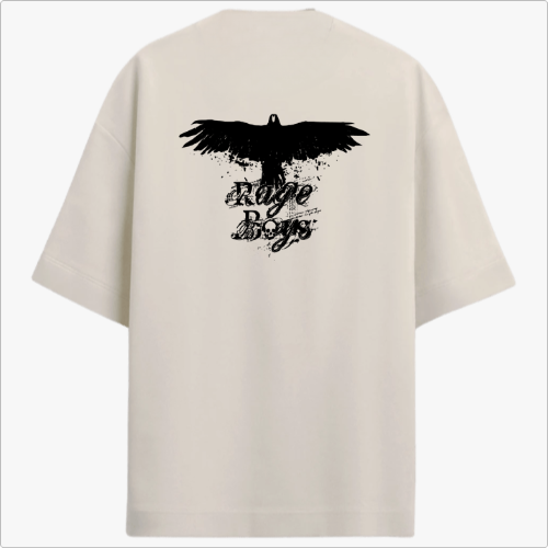 Camiseta com estampa frontal de caveira pequena e estampa traseira de pássaro em voo com texto estilizado por baixo, criando um contraste marcante.