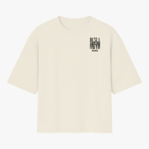 Camiseta com estampa frontal de uma gaiola estilizada acompanhada pela palavra "RECORDS" em fonte simples abaixo, localizada no lado esquerdo superior.