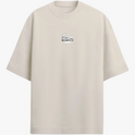 Camiseta com estampa frontal de uma construção em estilo clássico e texto pequeno, e estampa traseira de uma cruz com uma pomba, mãos rezando e a palavra "forgiveness".