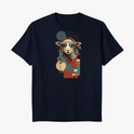Camiseta com estampa frontal de ovelha estilizada usando óculos de sol, com elementos geométricos sobrepostos, incluindo círculos e retângulos diversos.