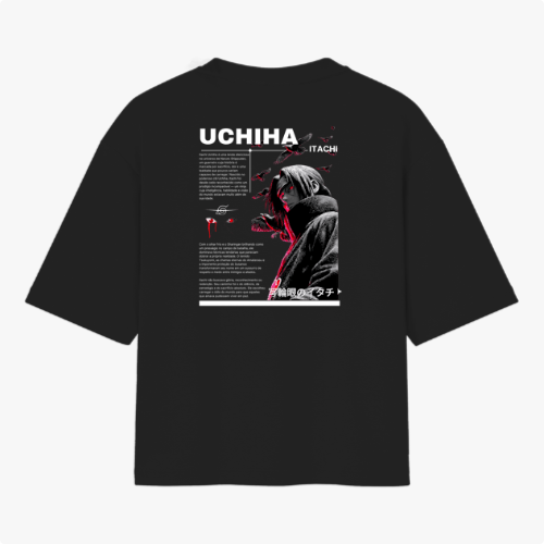 Camiseta com estampa frontal de um texto "Itachi" acompanhado de pássaros e estampa traseira de um personagem com capuz, textos e elementos gráficos.
