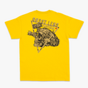 Camiseta com estampa frontal de caveira com óculos táticos dentro de triângulo e estampa traseira de caveira com mesma temática, escrita "Ghost Lens Tactical".