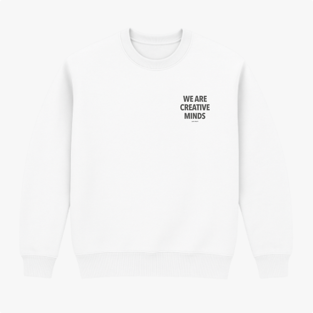 Moletom com estampa frontal de "WE ARE CREATIVE MINDS" em letras maiúsculas pequenas e estampa traseira maior com o mesmo texto, incluindo "just ship it".
