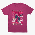 Camiseta com estampa frontal de personagens de anime em poses dinâmicas, cercados por quadrados com retratos menores e textos estilizados japoneses.