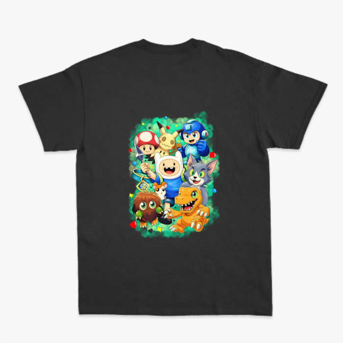 Camiseta com estampa frontal de uma inicial estilizada e estampa traseira com vários personagens icônicos de jogos e animações em um agrupamento vibrante.