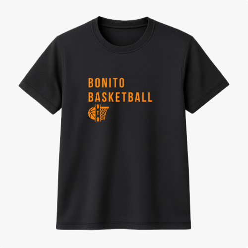 Camiseta com estampa frontal de texto "Bonito Basketball" acompanhado por ilustração de uma bola de basquete e um aro estilizado ao lado.