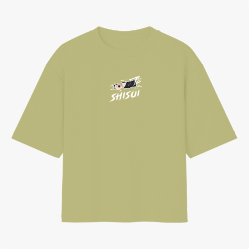 Camiseta com estampa frontal de olho estilizado e texto "SHISUI" e estampa traseira de personagem com expressão intensa, fundo geométrico e escrita em japonês.