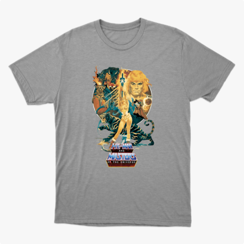 Camiseta com estampa frontal de personagem central empunhando espada, com tigre e figuras heroicas ao fundo, acompanhadas de um logotipo estilizado.
